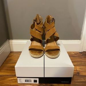 Dolce Vita Kova Wedge Sandal - Camel Suede